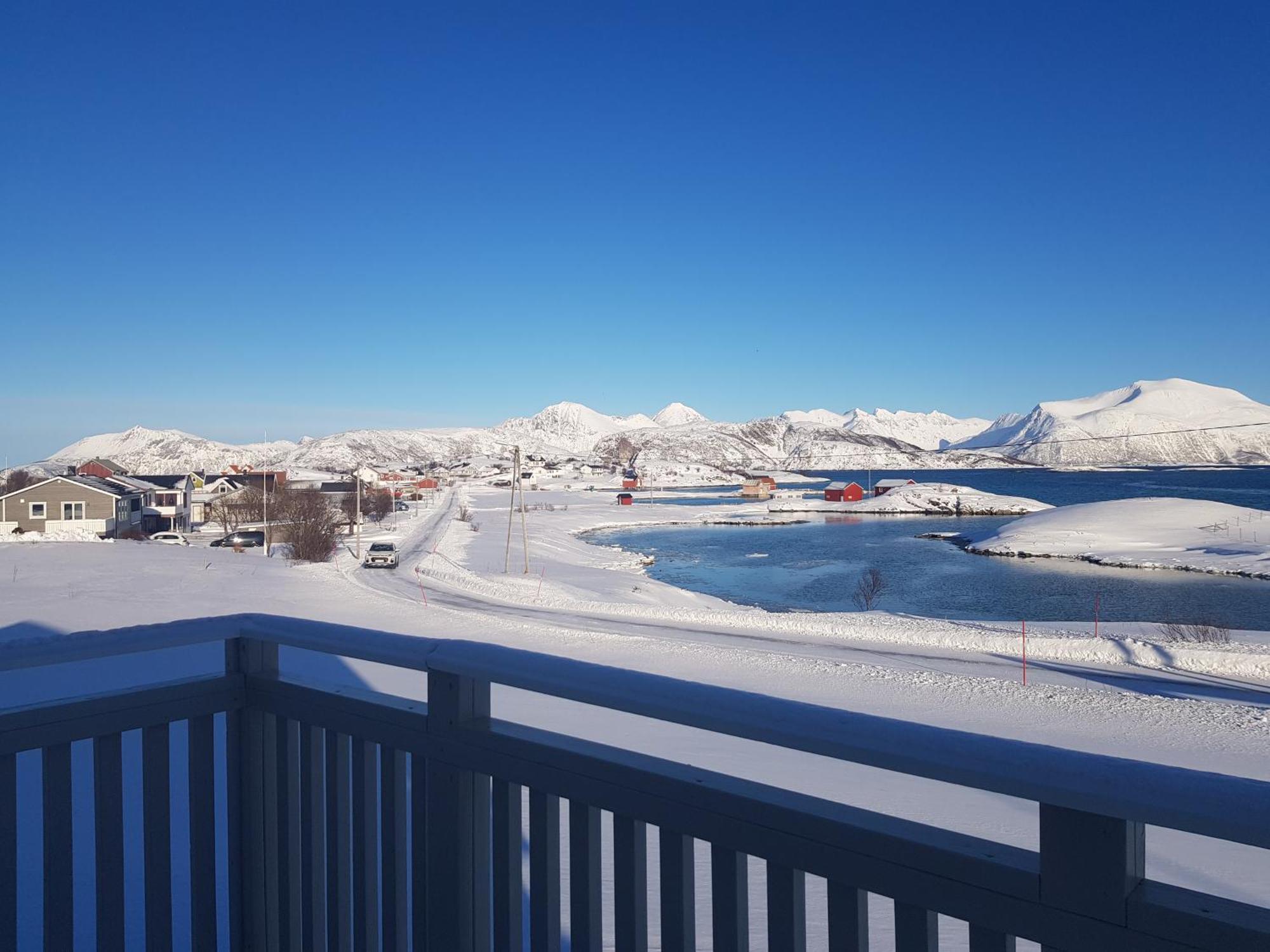 2 Bedrooms Apartment In Sommaroy Island Tromso Room photo